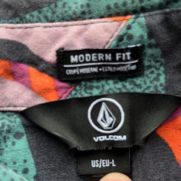 Volcom Modern Fit Tropical Short Sleeve Button Front Mens L - Picture 3 of 7